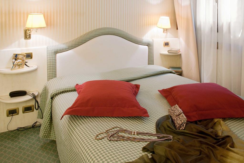 Sonder Salute Palace 3* Venedig